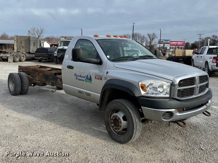 image for item FG0107 2008 Dodge Ram 5500  truck cab and chassis