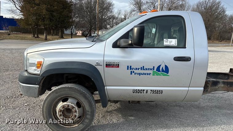 image for item FG0107 2008 Dodge Ram 5500  truck cab and chassis