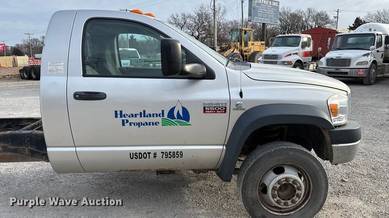 image for item FG0107 2008 Dodge Ram 5500  truck cab and chassis