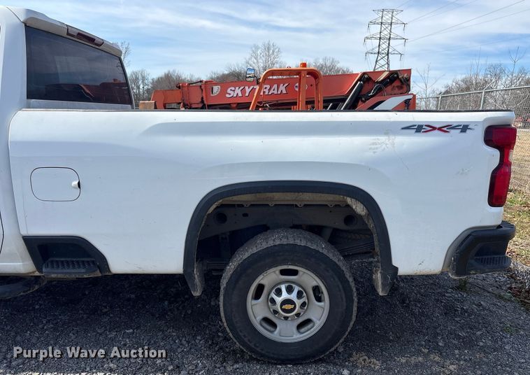 image for item FI0146 2021 Chevrolet Silverado 3500HD Crew Cab pickup truck