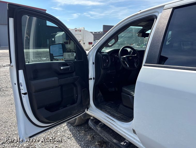 image for item FI0146 2021 Chevrolet Silverado 3500HD Crew Cab pickup truck