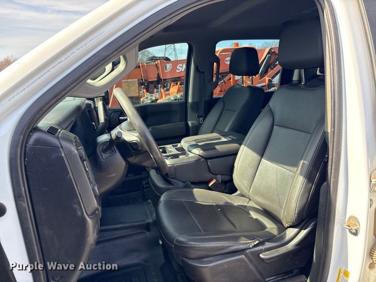 image for item FI0146 2021 Chevrolet Silverado 3500HD Crew Cab pickup truck