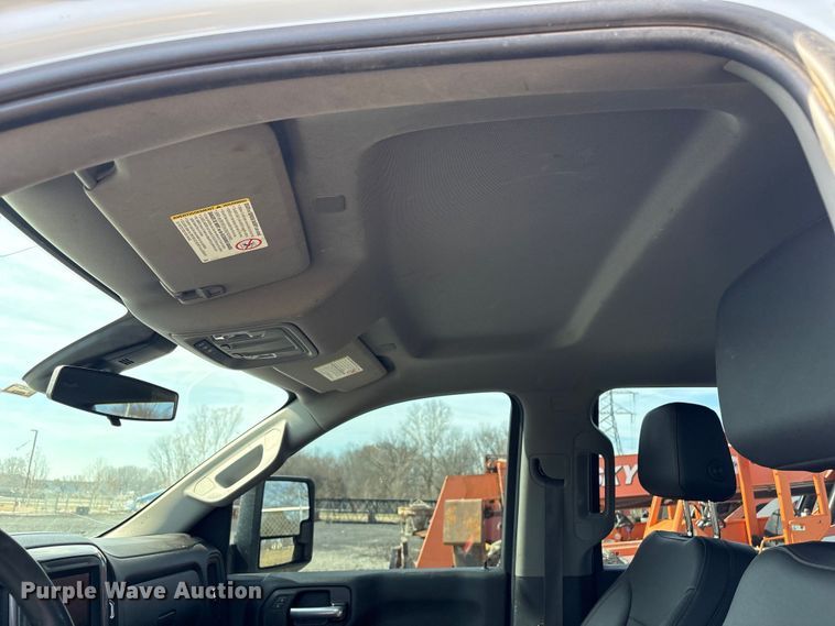 image for item FI0146 2021 Chevrolet Silverado 3500HD Crew Cab pickup truck