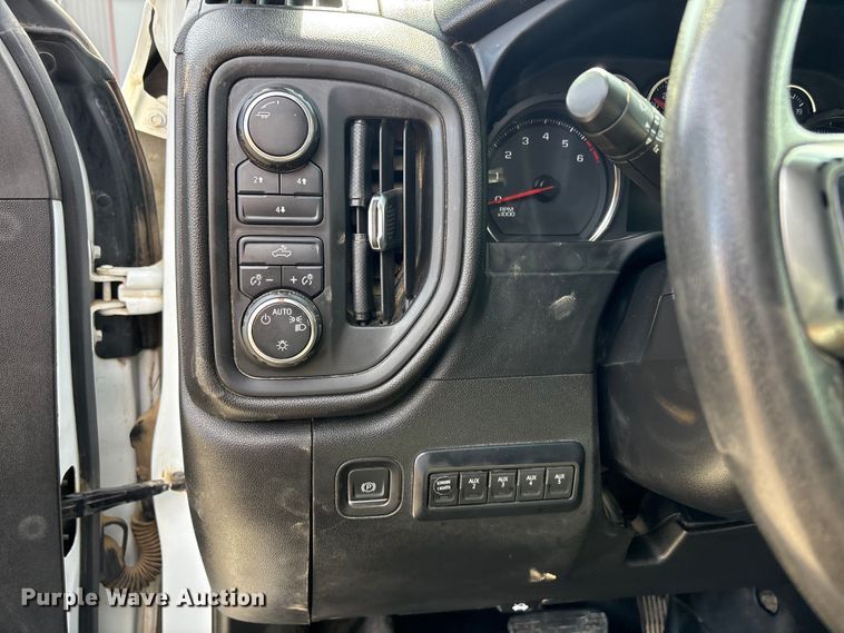 image for item FI0146 2021 Chevrolet Silverado 3500HD Crew Cab pickup truck