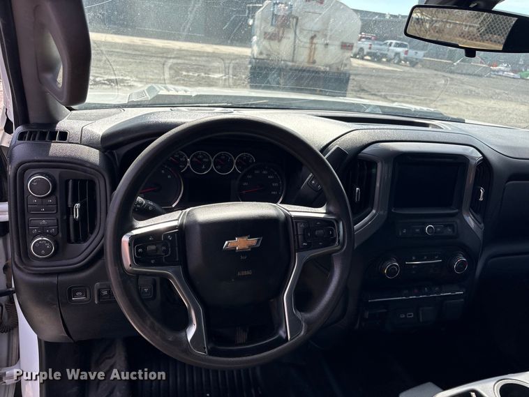 image for item FI0146 2021 Chevrolet Silverado 3500HD Crew Cab pickup truck