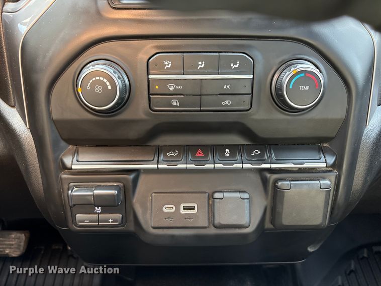 image for item FI0146 2021 Chevrolet Silverado 3500HD Crew Cab pickup truck