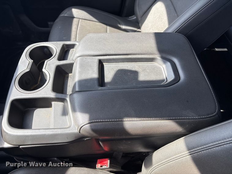 image for item FI0146 2021 Chevrolet Silverado 3500HD Crew Cab pickup truck