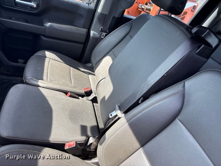 image for item FI0146 2021 Chevrolet Silverado 3500HD Crew Cab pickup truck