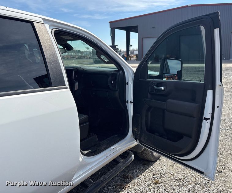 image for item FI0146 2021 Chevrolet Silverado 3500HD Crew Cab pickup truck