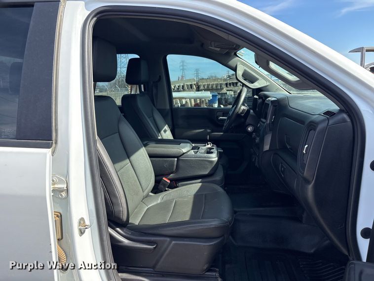 image for item FI0146 2021 Chevrolet Silverado 3500HD Crew Cab pickup truck