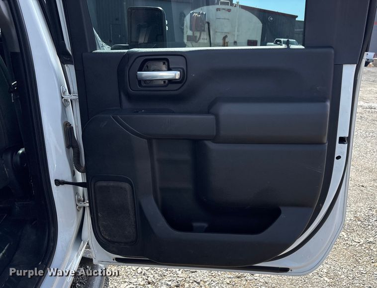 image for item FI0146 2021 Chevrolet Silverado 3500HD Crew Cab pickup truck