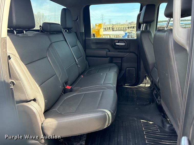 image for item FI0146 2021 Chevrolet Silverado 3500HD Crew Cab pickup truck