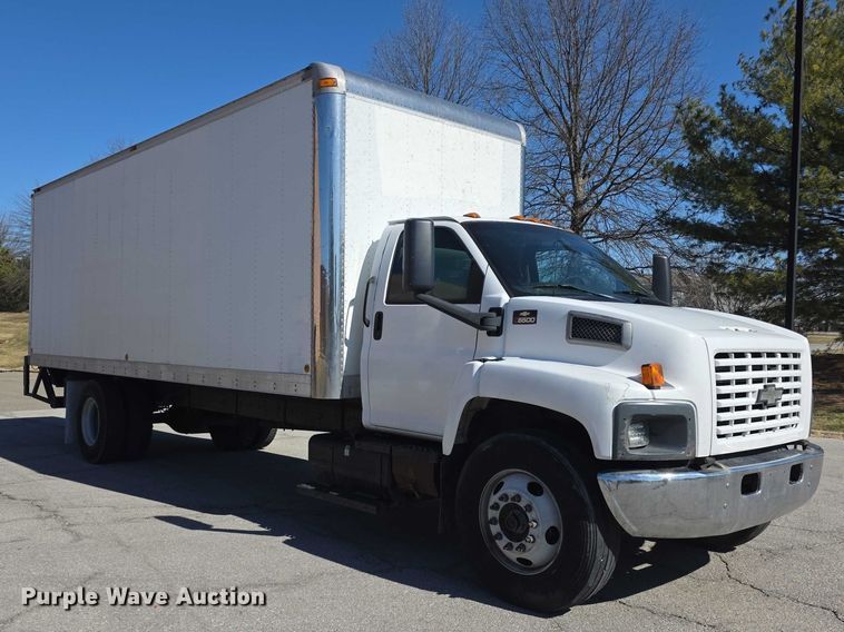 image for item FI0896 2003 Chevy C6500 box truck