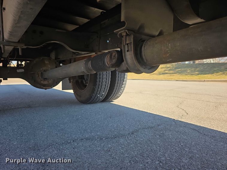 image for item FI0896 2003 Chevy C6500 box truck