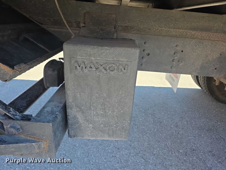 image for item FI0896 2003 Chevy C6500 box truck