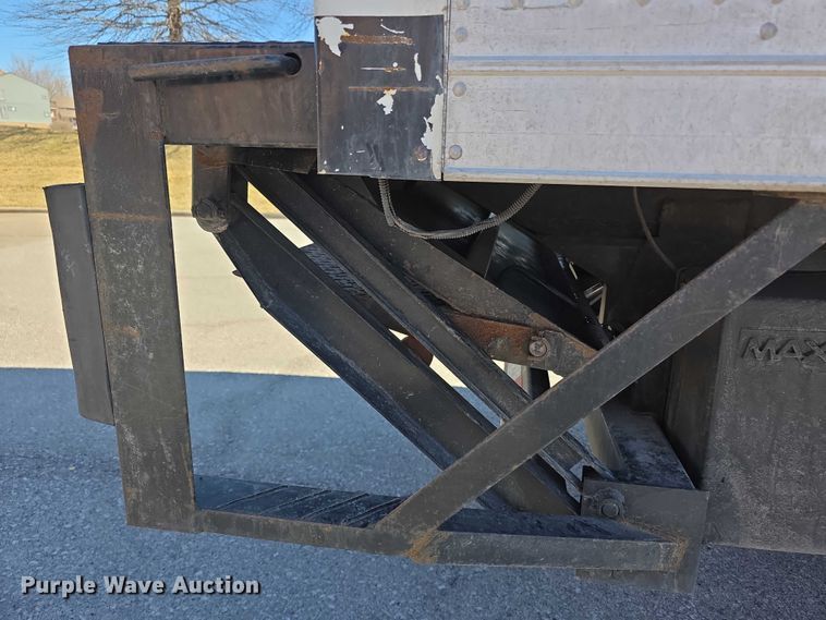 image for item FI0896 2003 Chevy C6500 box truck