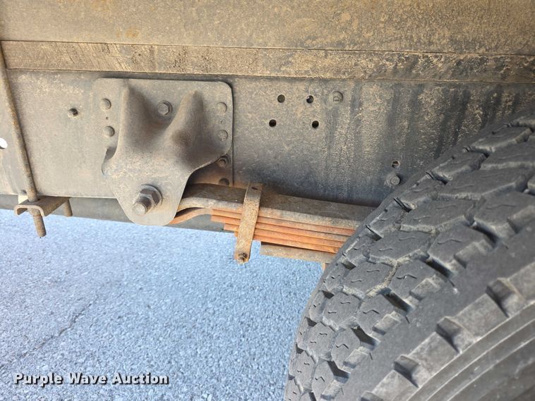 image for item FI0896 2003 Chevy C6500 box truck