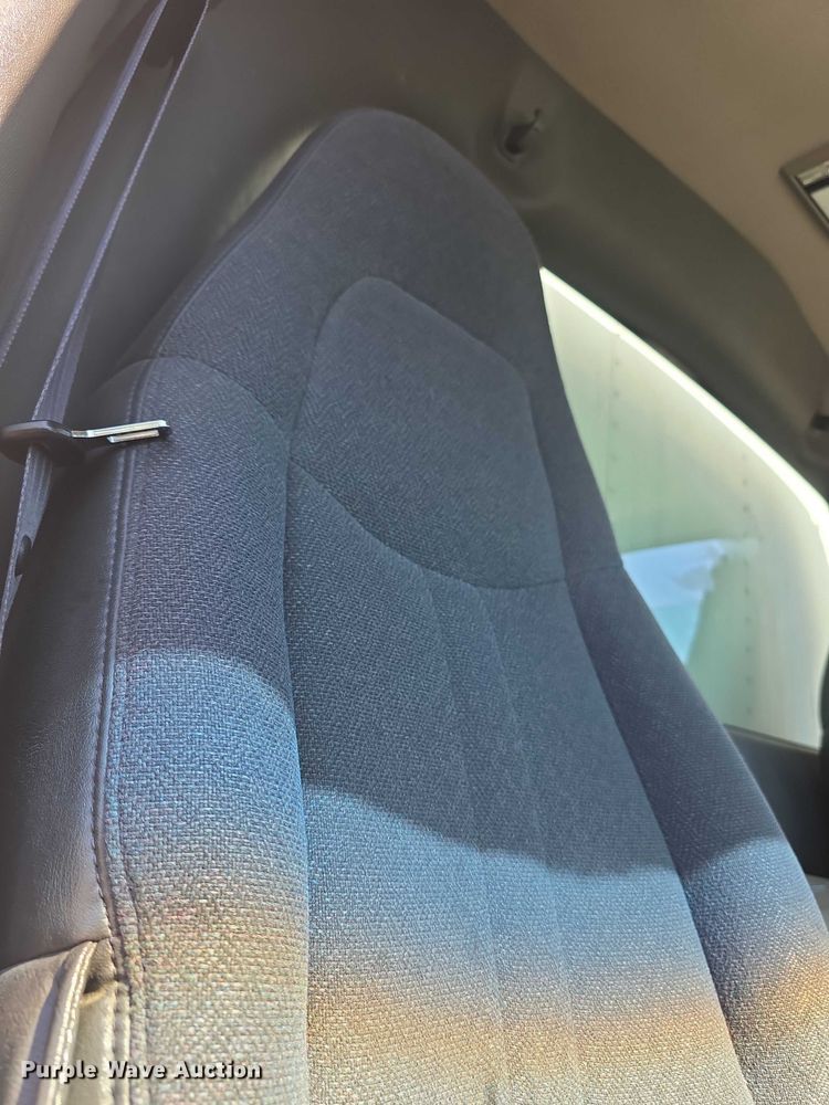 image for item FI0896 2003 Chevy C6500 box truck