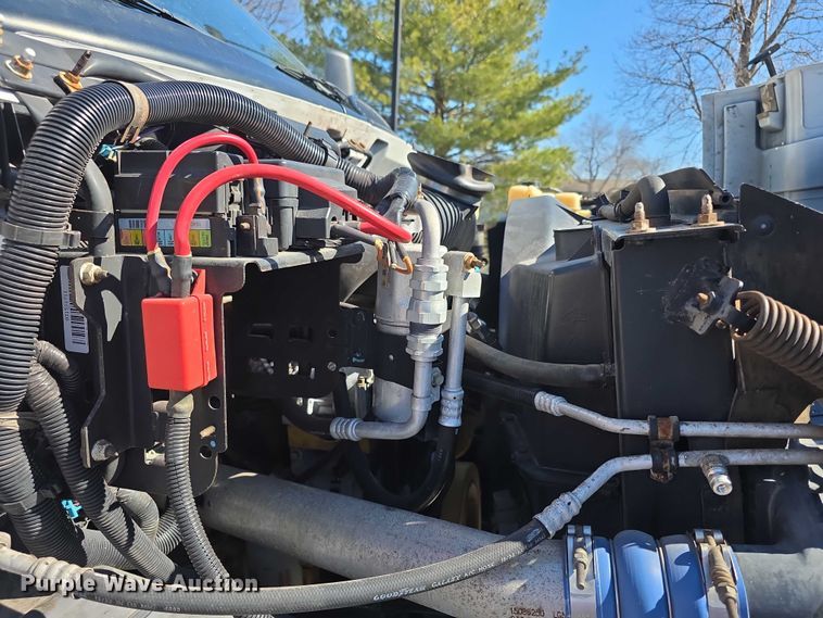 image for item FI0896 2003 Chevy C6500 box truck