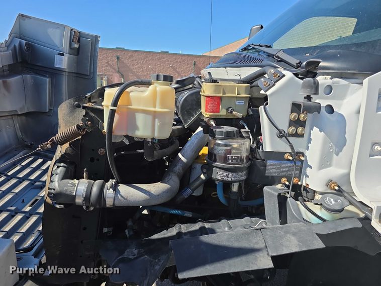 image for item FI0896 2003 Chevy C6500 box truck