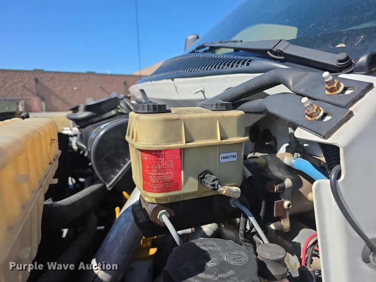 image for item FI0896 2003 Chevy C6500 box truck