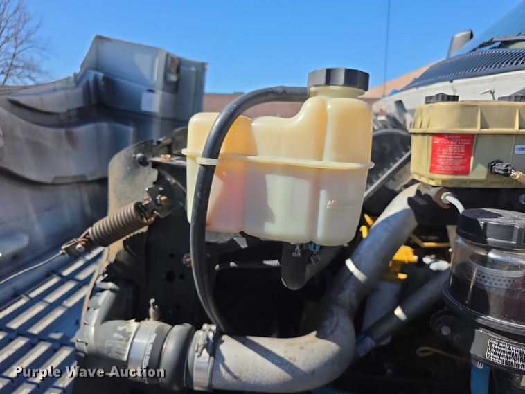 image for item FI0896 2003 Chevy C6500 box truck