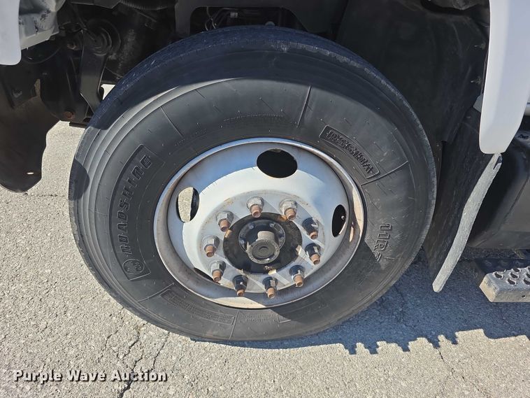 image for item FI0896 2003 Chevy C6500 box truck