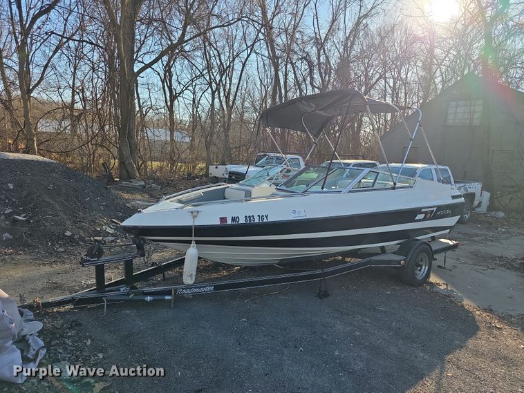 image for item FI0898 1993 Mariah  boat