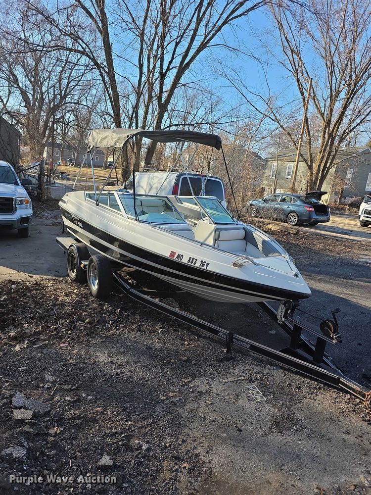 image for item FI0898 1993 Mariah  boat