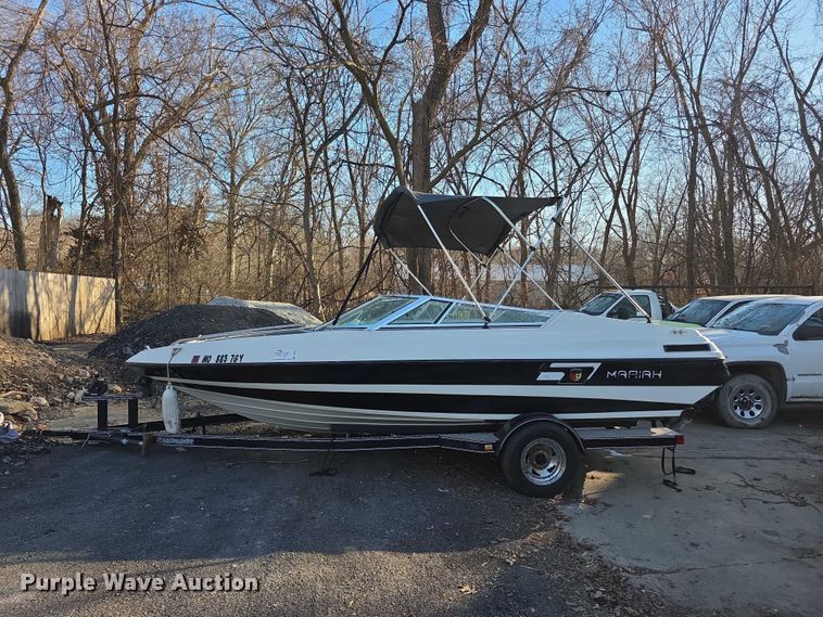 image for item FI0898 1993 Mariah  boat