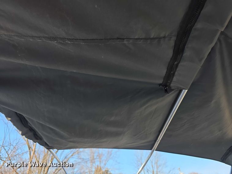 image for item FI0898 1993 Mariah  boat