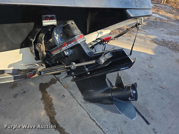 image for item FI0898 1993 Mariah  boat