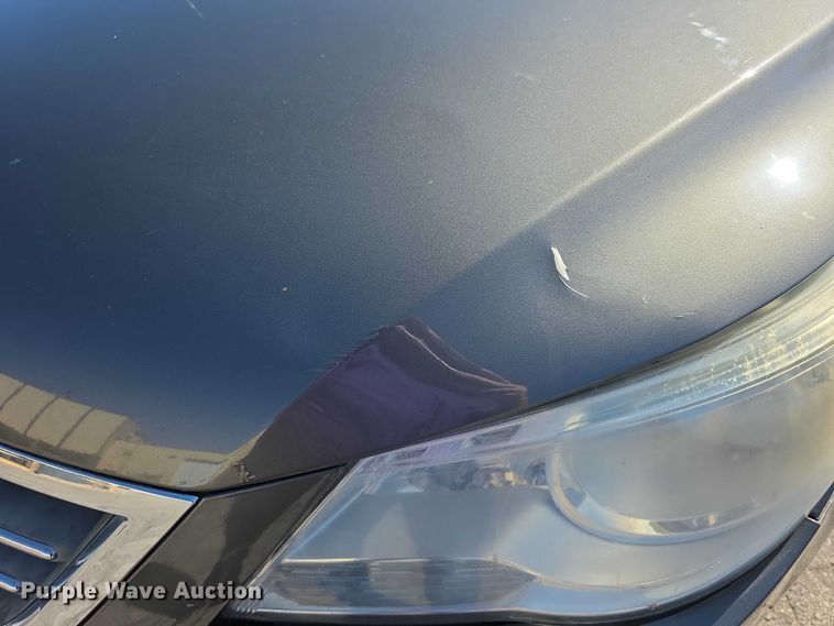 image for item FI0899 2010 Volkswagon Routan SE van