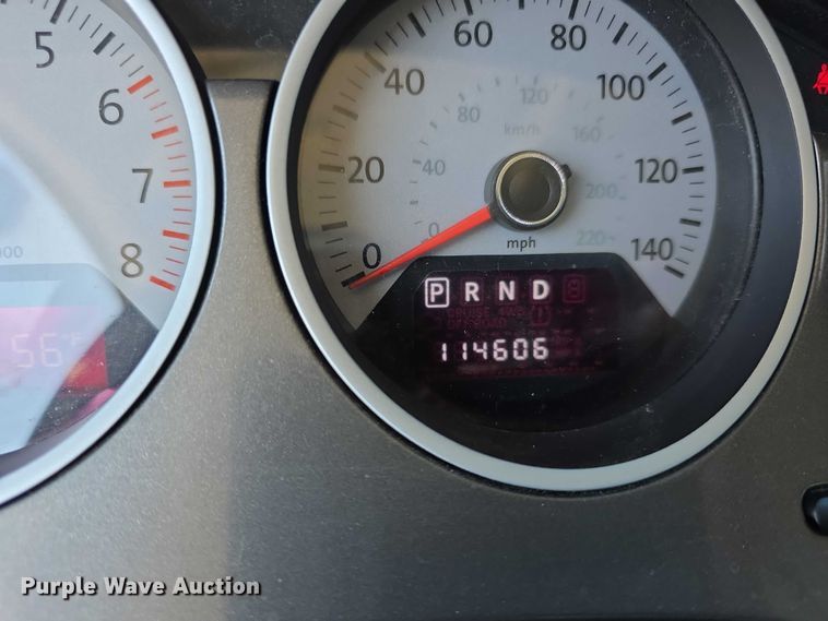 image for item FI0899 2010 Volkswagon Routan SE van