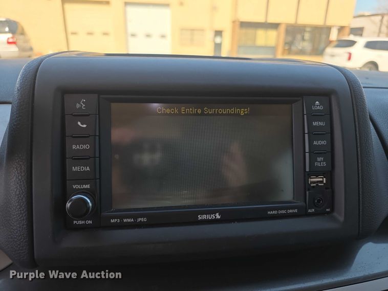 image for item FI0899 2010 Volkswagon Routan SE van