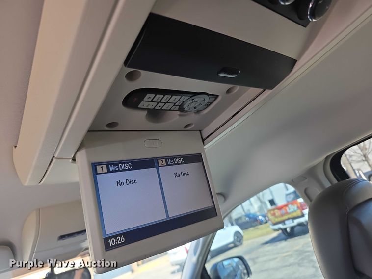 image for item FI0899 2010 Volkswagon Routan SE van