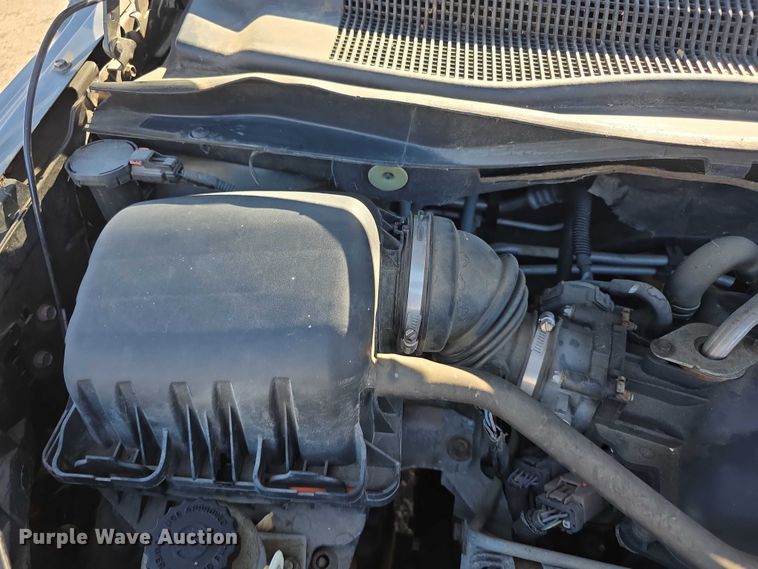 image for item FI0899 2010 Volkswagon Routan SE van