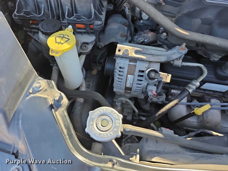 image for item FI0899 2010 Volkswagon Routan SE van