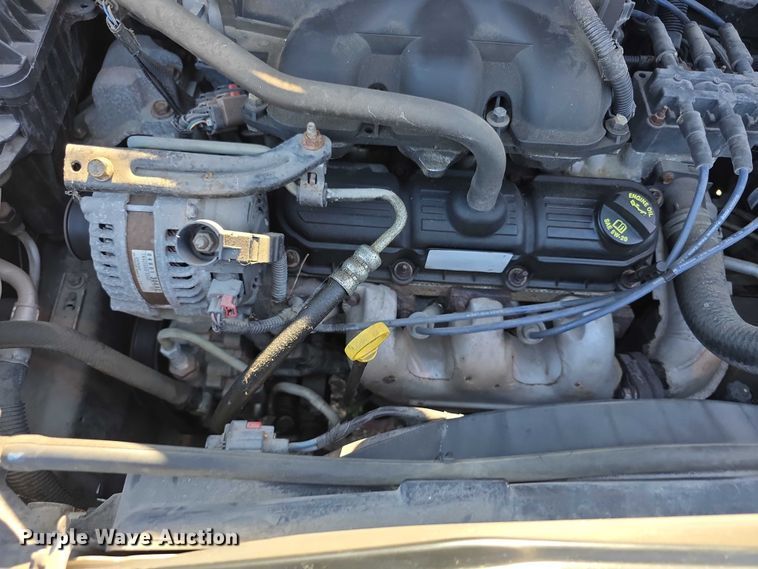 image for item FI0899 2010 Volkswagon Routan SE van