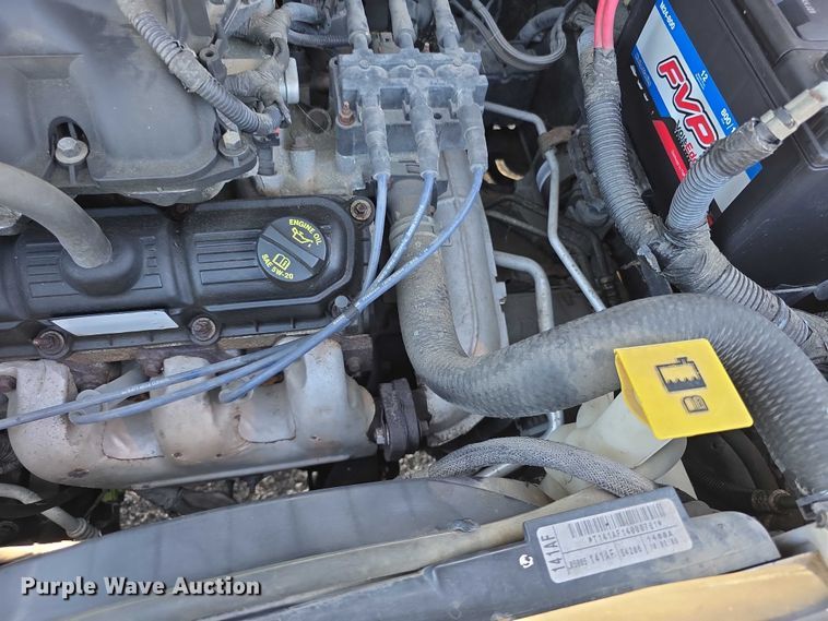 image for item FI0899 2010 Volkswagon Routan SE van