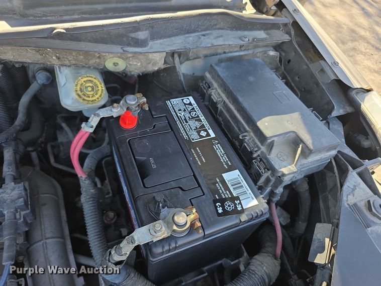 image for item FI0899 2010 Volkswagon Routan SE van