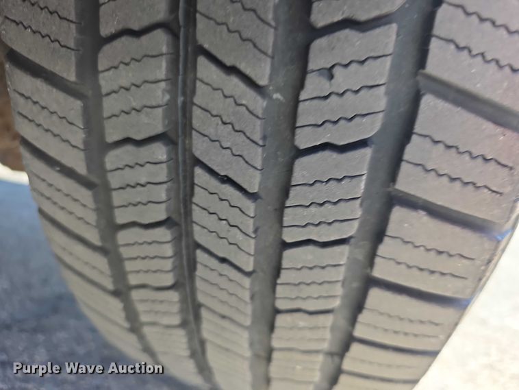 image for item FI0899 2010 Volkswagon Routan SE van