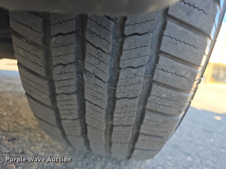 image for item FI0899 2010 Volkswagon Routan SE van