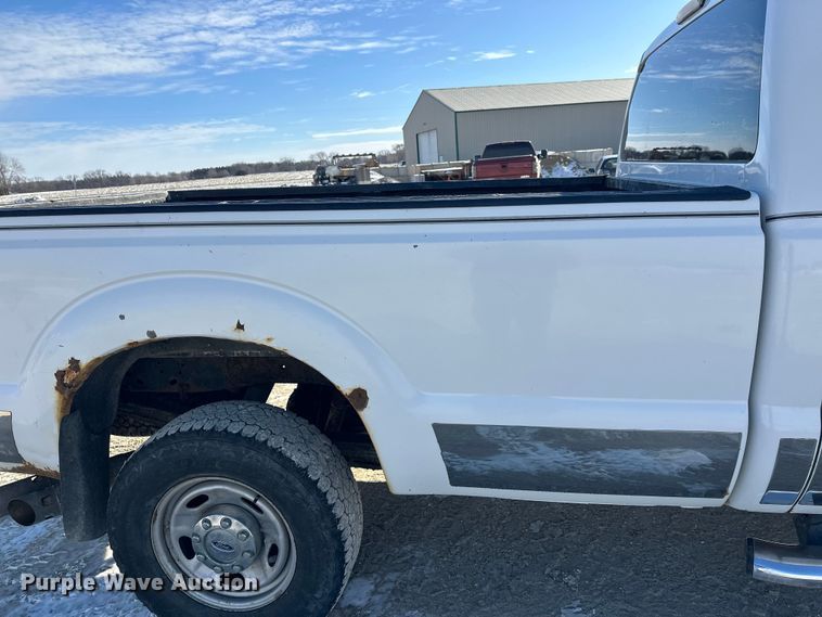 image for item FK0004 2011 Ford F250 Super Duty Crew Cab pickup truck