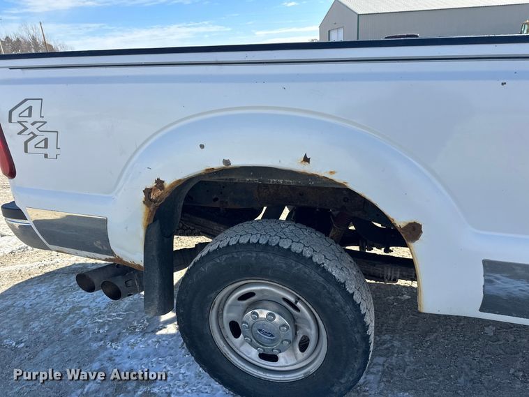 image for item FK0004 2011 Ford F250 Super Duty Crew Cab pickup truck