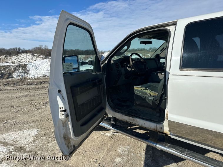 image for item FK0004 2011 Ford F250 Super Duty Crew Cab pickup truck