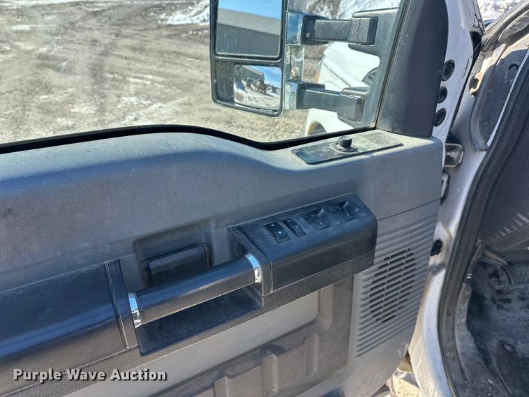 image for item FK0004 2011 Ford F250 Super Duty Crew Cab pickup truck