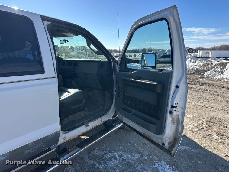 image for item FK0004 2011 Ford F250 Super Duty Crew Cab pickup truck