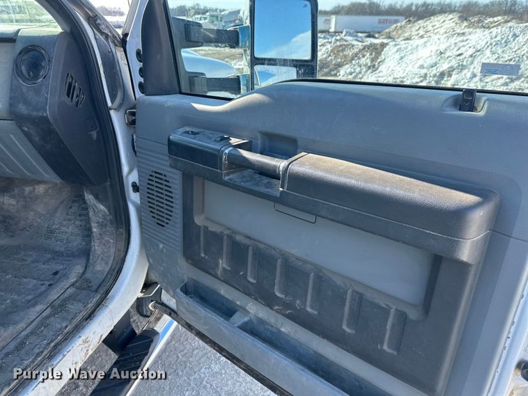 image for item FK0004 2011 Ford F250 Super Duty Crew Cab pickup truck