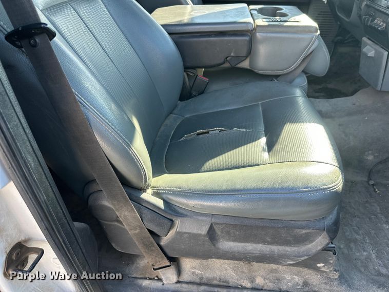 image for item FK0004 2011 Ford F250 Super Duty Crew Cab pickup truck